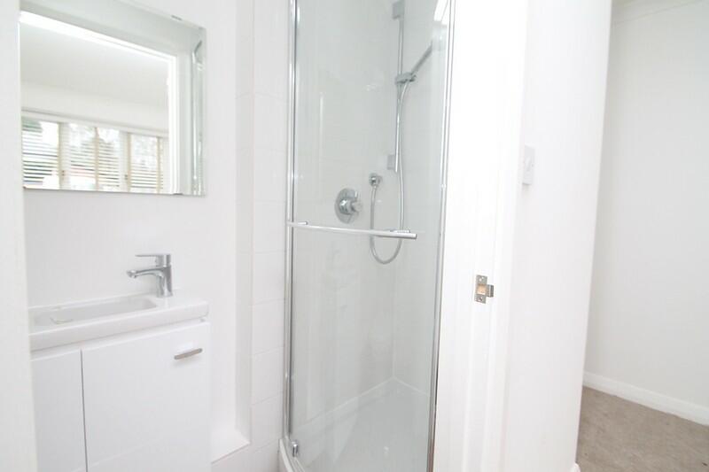 Ensuite to Bed 1