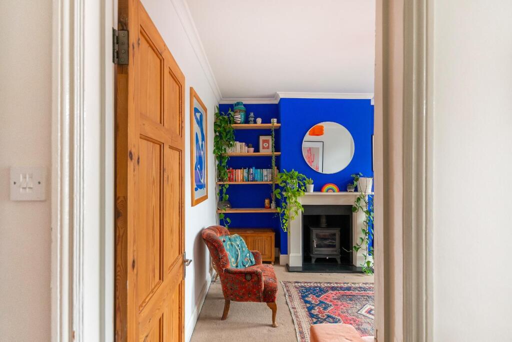 0B9RHD - Living Room A.jpg