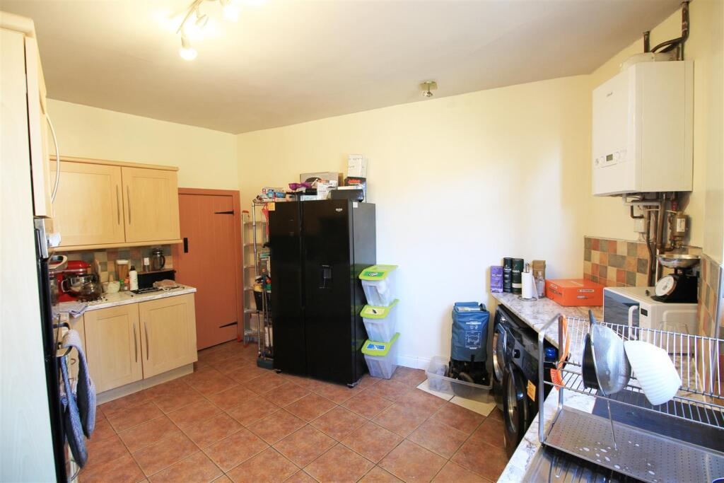 Kitchen,.jpg