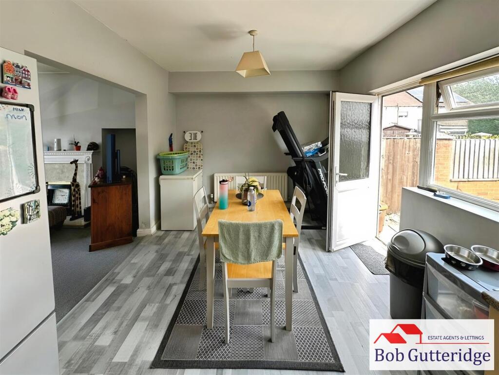 FITTED KITCHEN / DINING ROOM