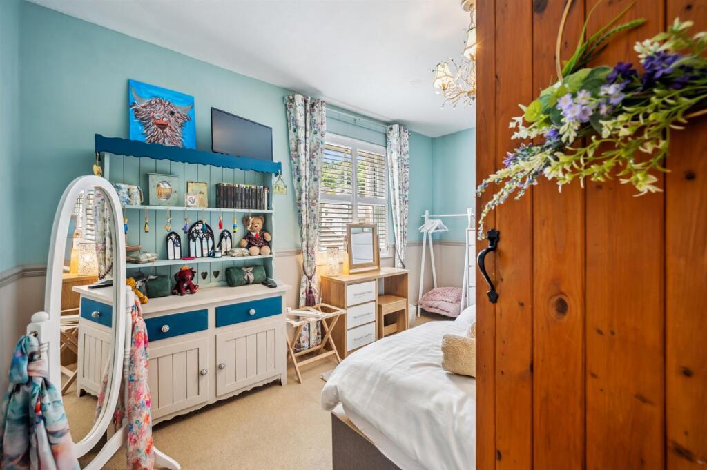 Saxton Mee Waters Edge -0020.jpg