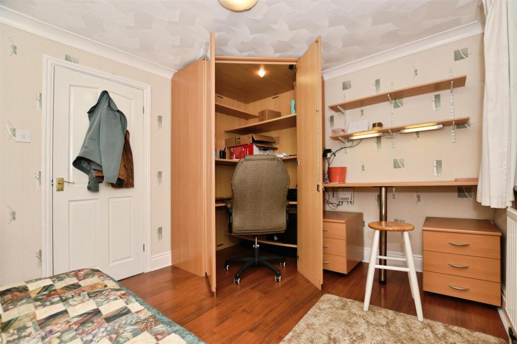 b7bf0070-bed 20office.JPG