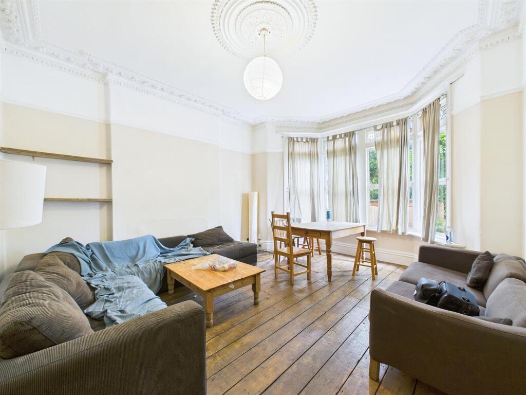 2 - Period 9 Bedroom HMO.jpg