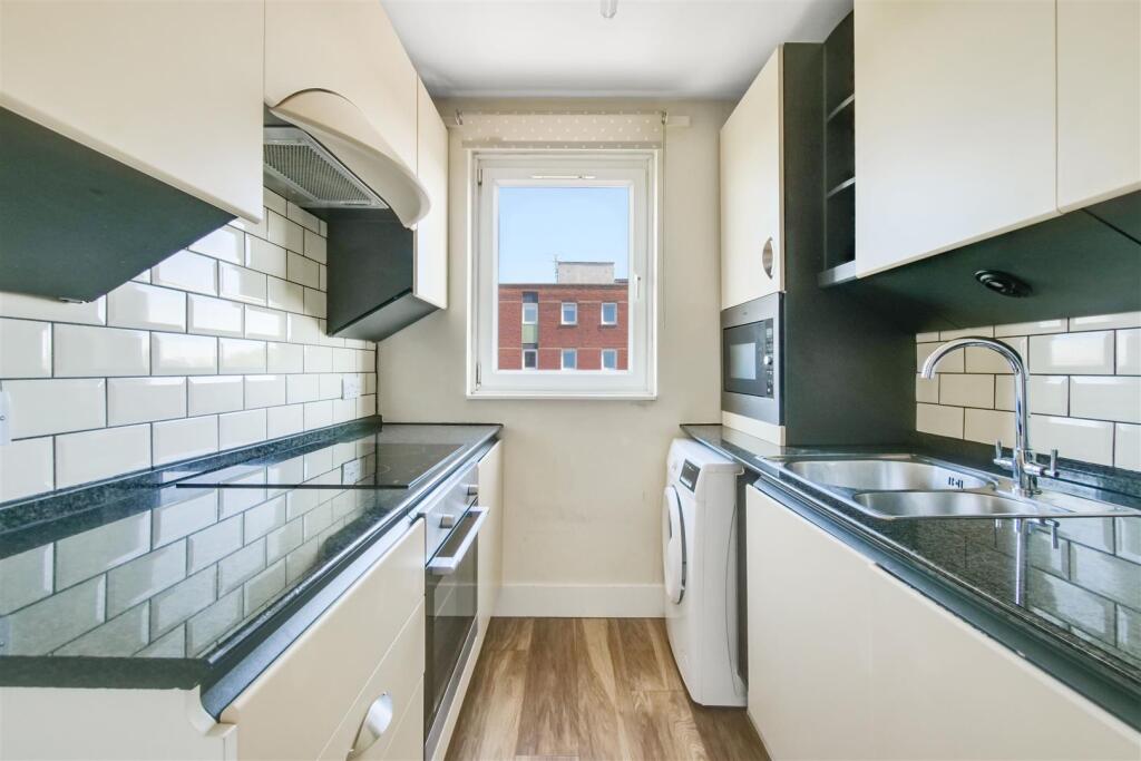 Kitchen NEW.jpeg