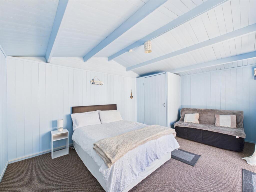 Garden lodge: