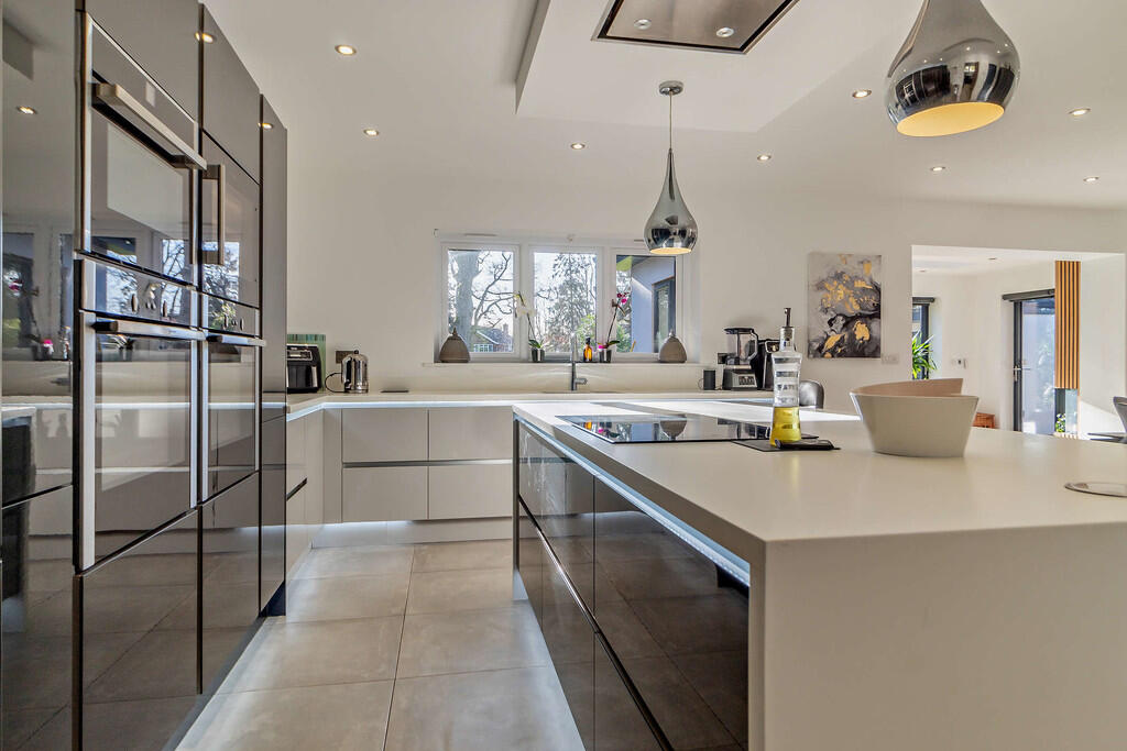 8634681-interior0...