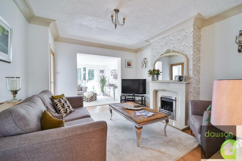 Lounge/Dining Room/Sun Room