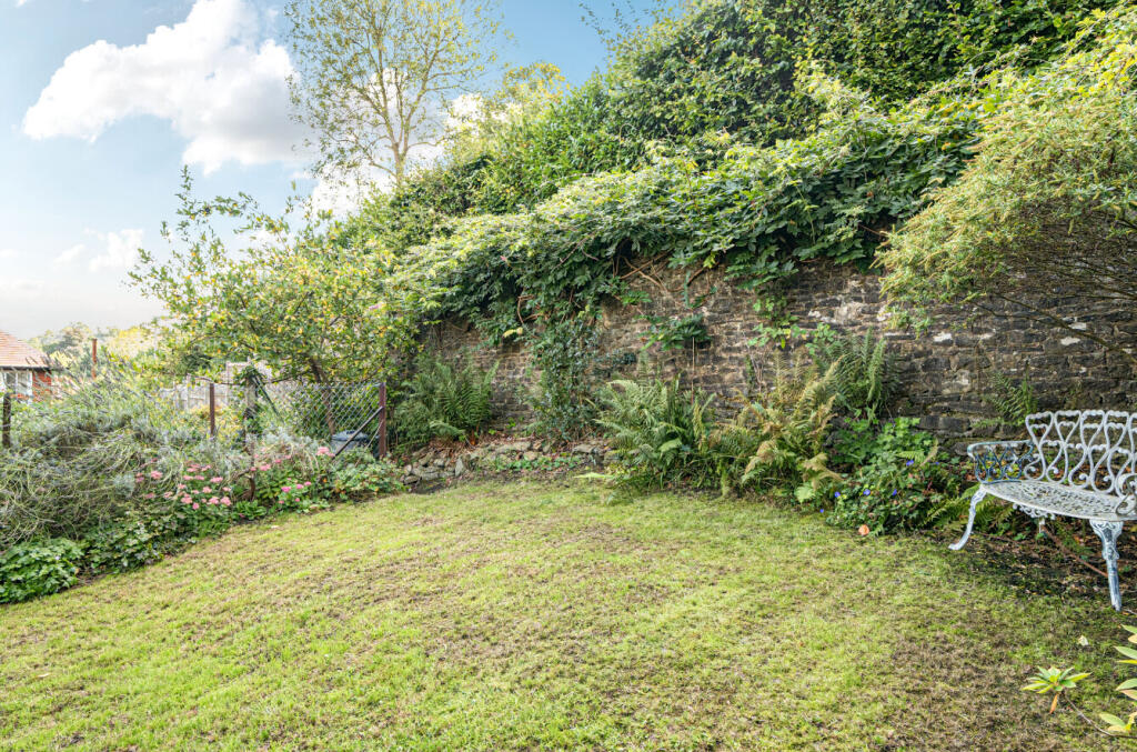 1336626-4-68d1312...