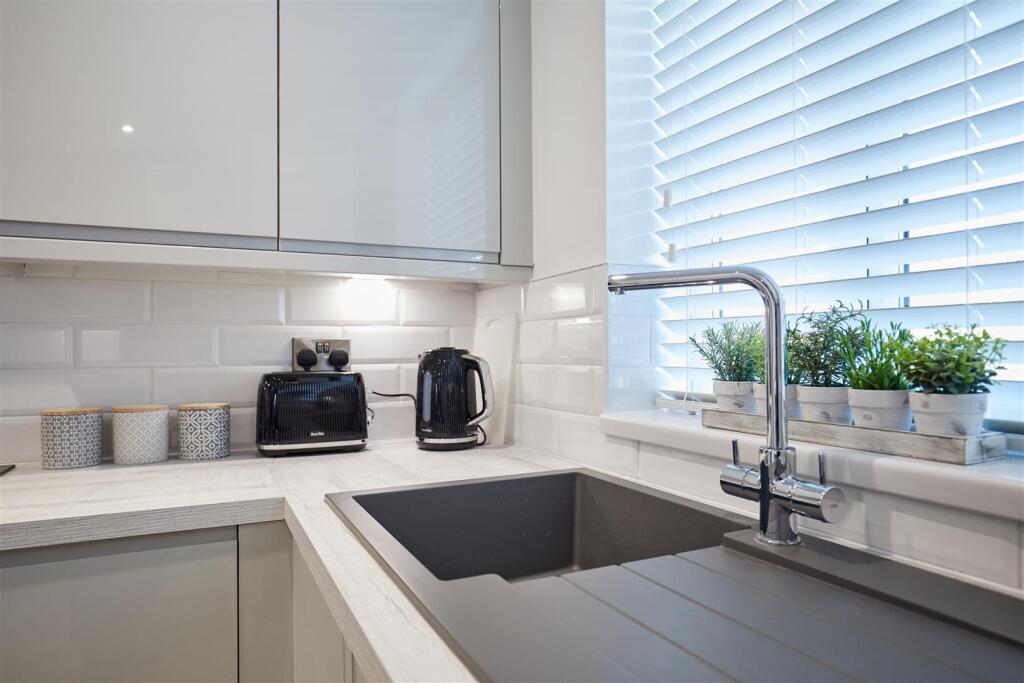 Naismith Road 17.jpg