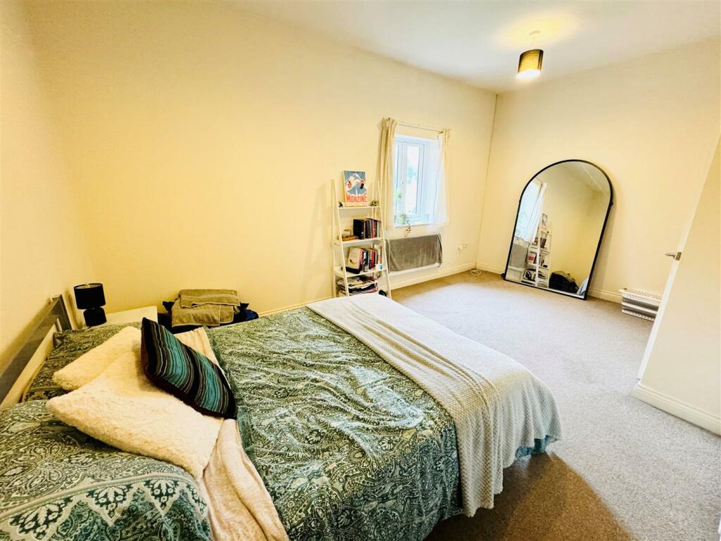bedroom.jpg
