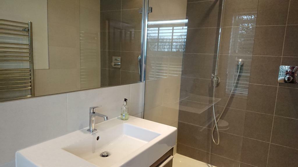 24_Bedroom 3_Ensuite_1.JPG