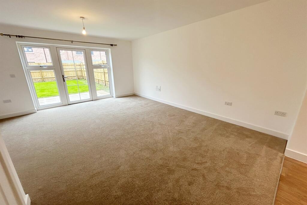 Sitting/Dining Room