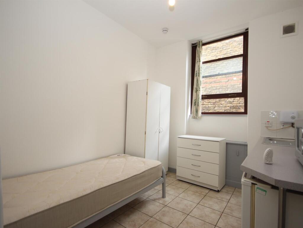 10 Bloxhall Studio.JPG