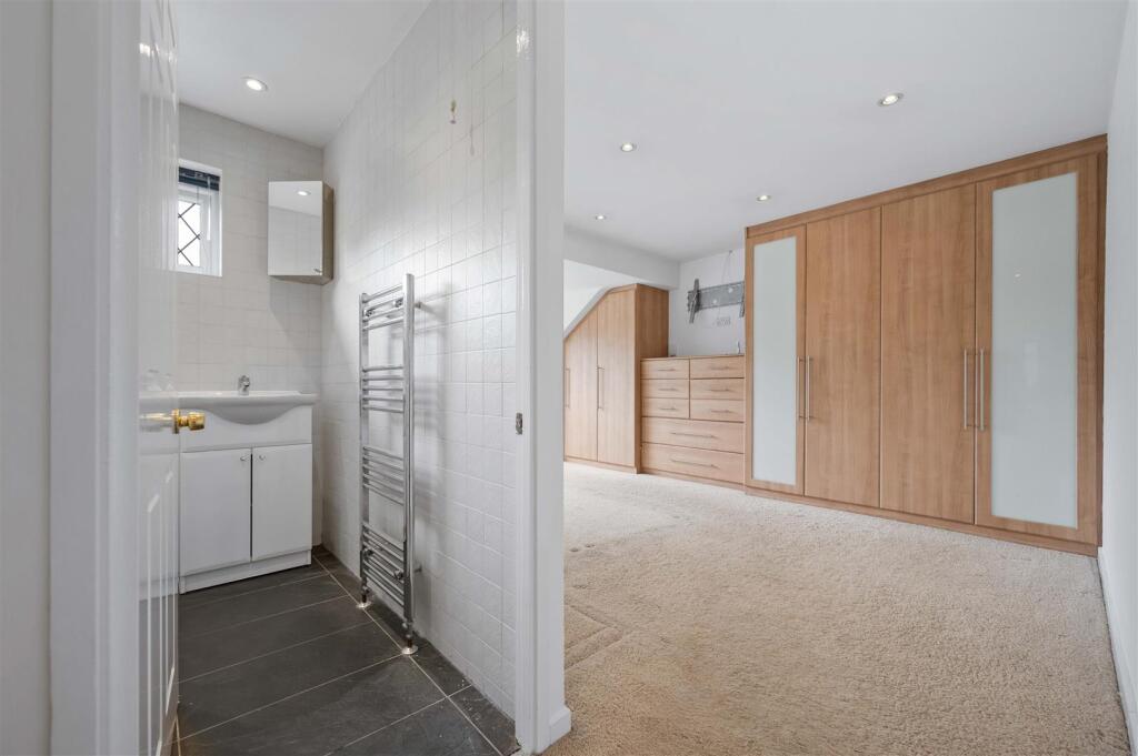 Bedroom One / En-Suite