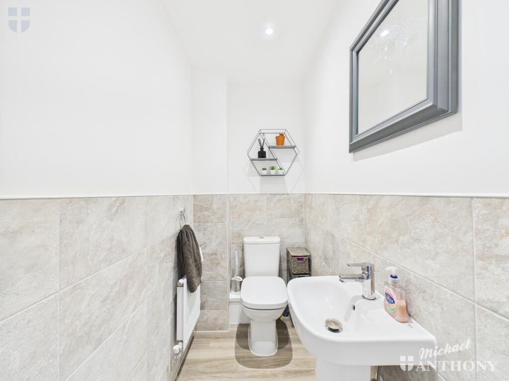 CAM03218G0-PR0721-STILL010