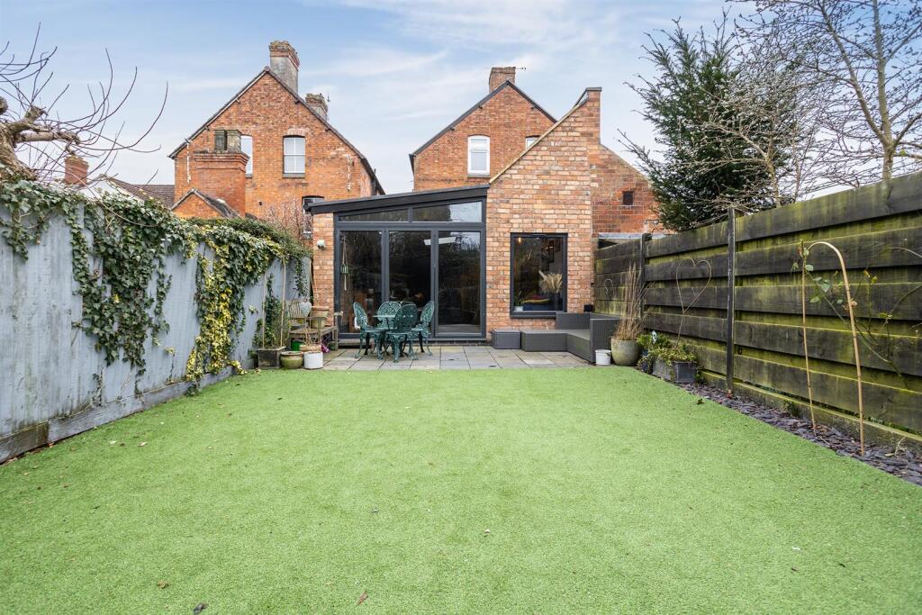5 New Street. Lutterworth