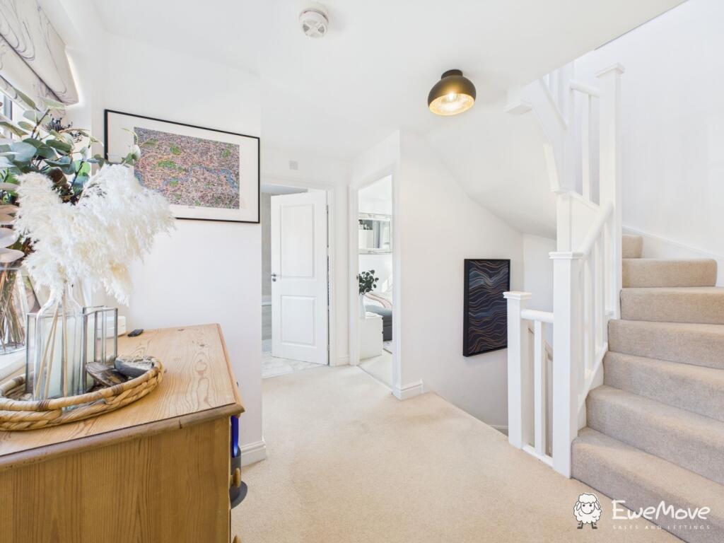 CAM02877G0-PR0064-STILL018