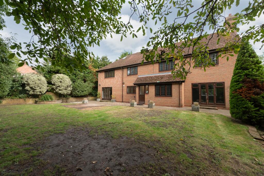 Gills Hill Lane 49.jpg