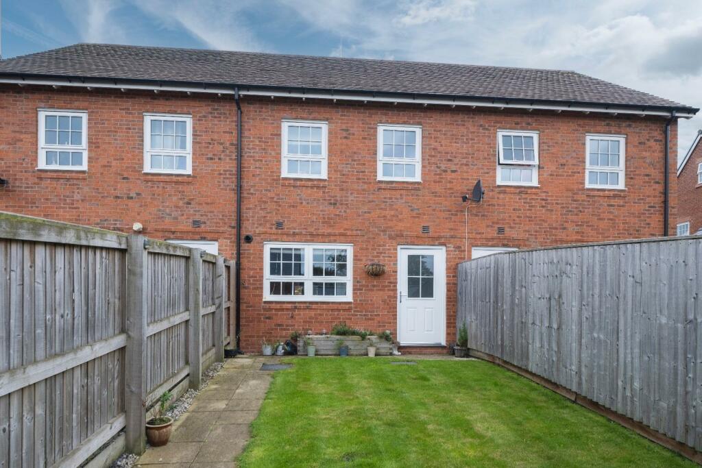 17 Hazelhurst Way-036.JPG