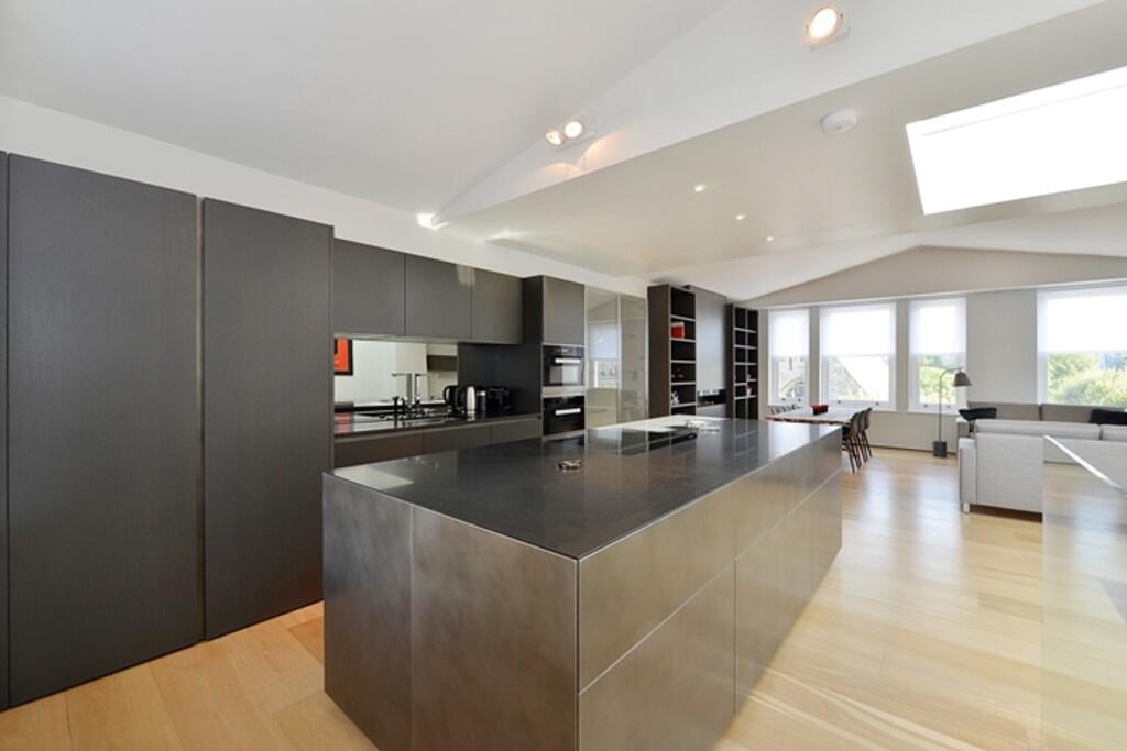 3, 76 Redcliffe S...