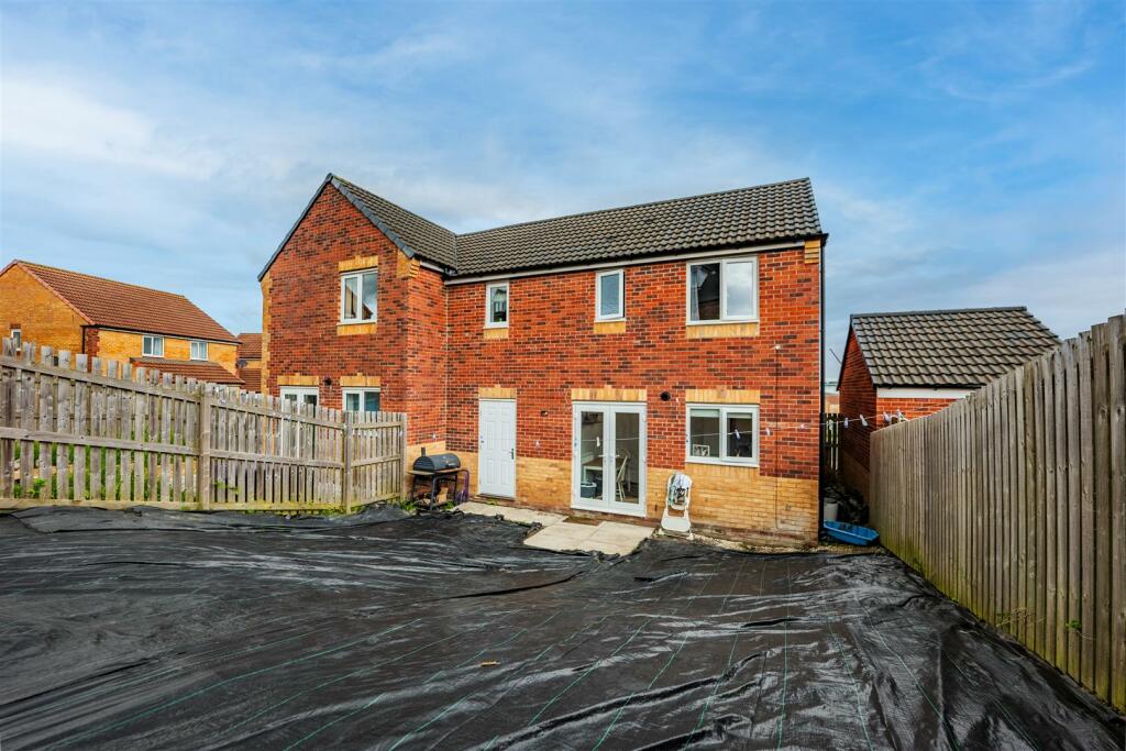 153 Masefield Avenue-12.jpg
