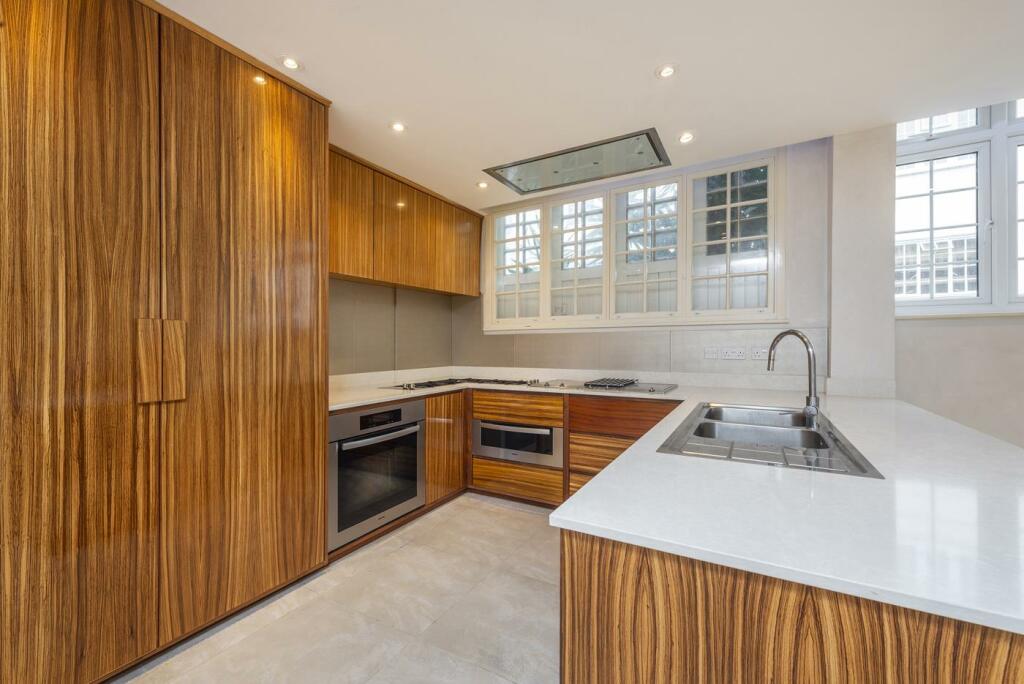 kitchen (3).jpg