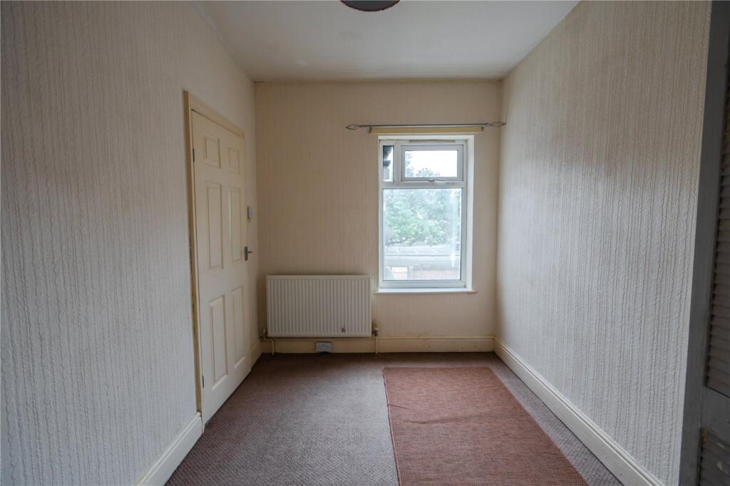 Bedroom 2 (2)
