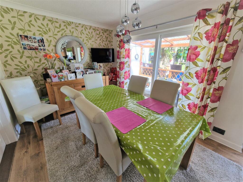 Dining Room.jpg