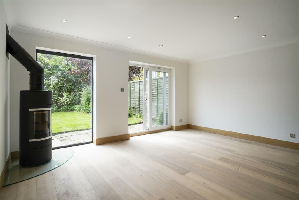 Woolpack Cottages 317876 08.jpg