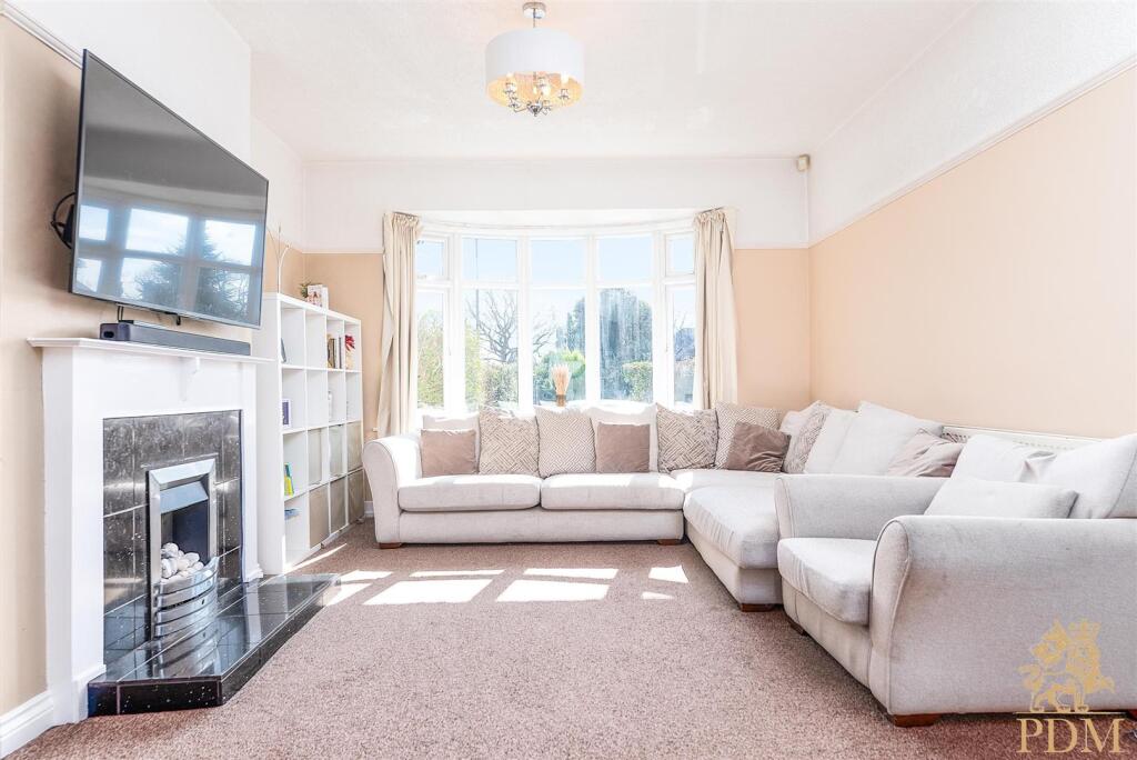 5 Balmoral Crescent Nottingham NG8 2DQ