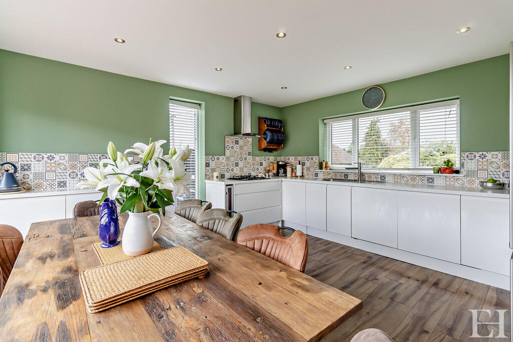 8660207-interiorW...