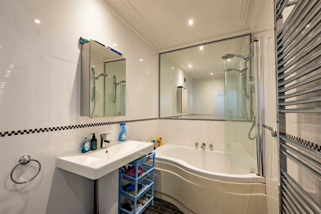 En-Suite 1