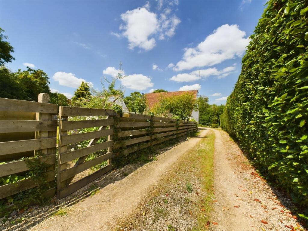 DRIVEWAY APPROACH.jpg
