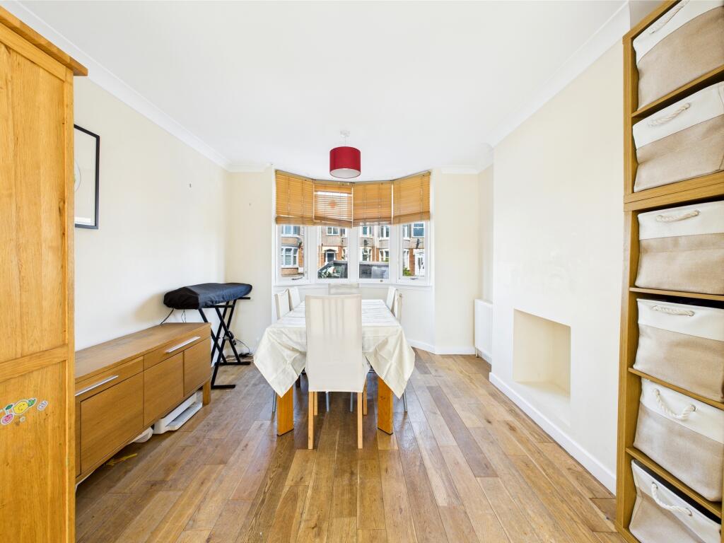 CAM05192G0-PR0059-STILL003