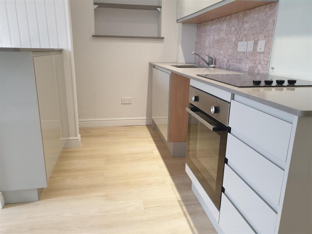 Kitchen 3.jpg