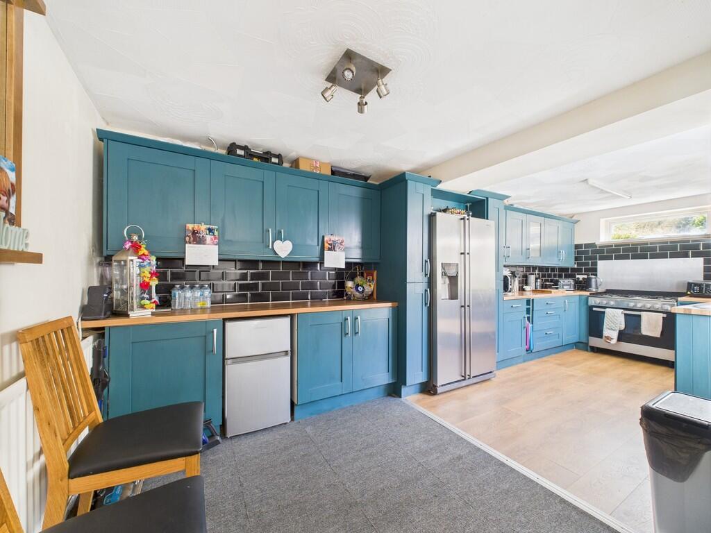 CAM02089G0-PR0524...