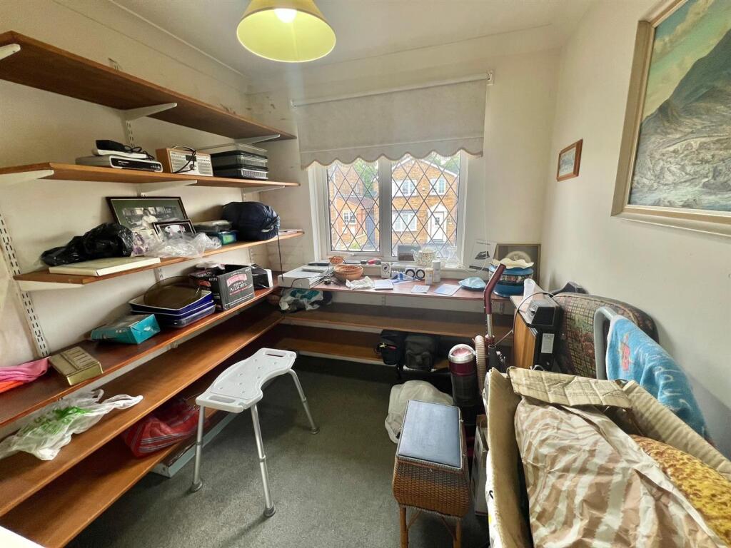Bramleys Estate Agents - Mount Avenue - Outlane (5