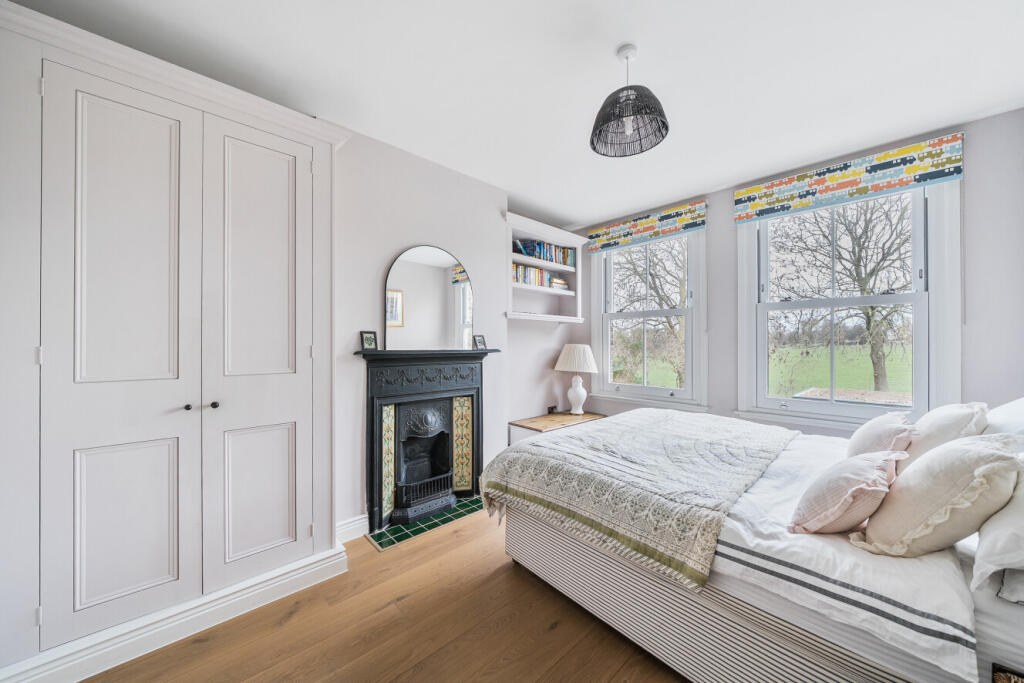 1395764-11-695d38...