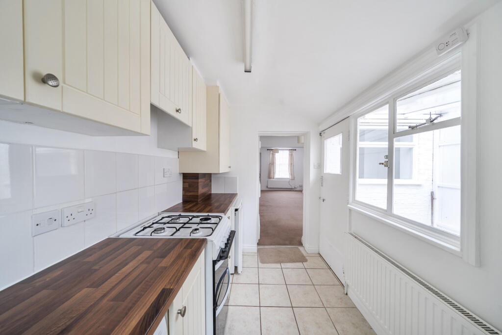 1376653-12-690c74...