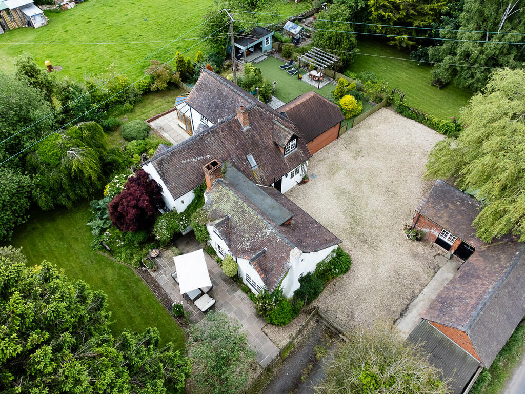 Oaklands Cottage-...