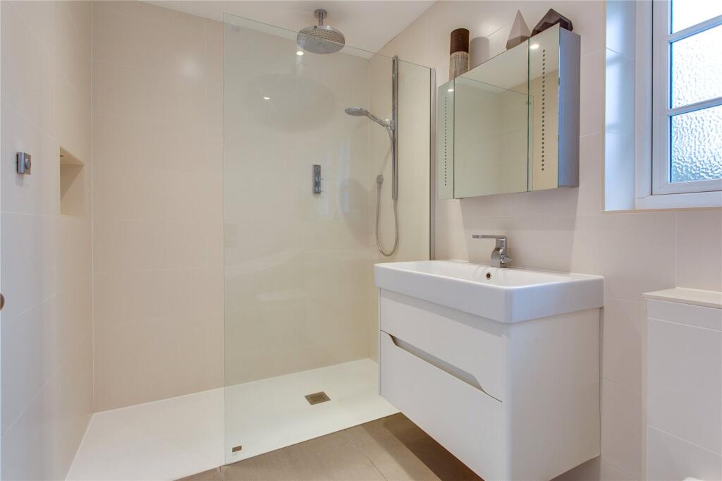 En-Suite Bathroom