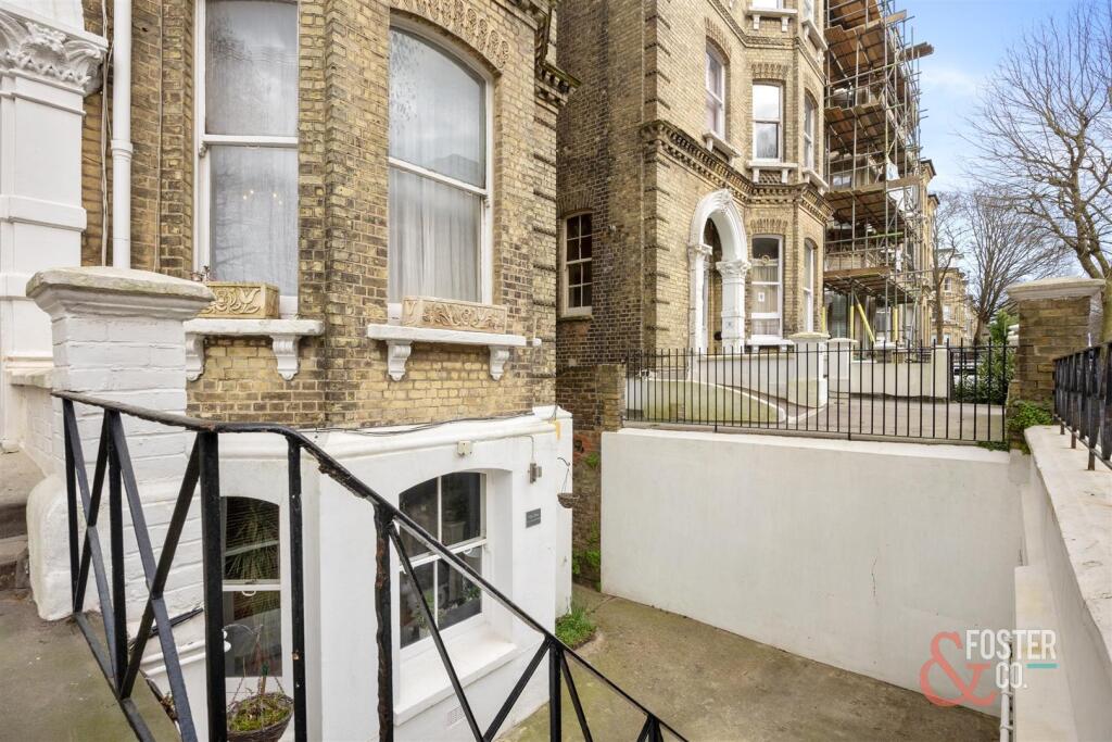 Cromwell Road, 14, Flat 1-023.jpg