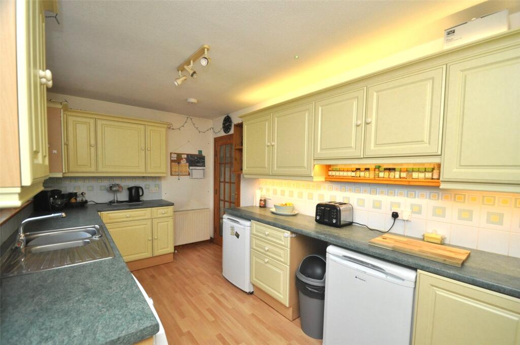 Kitchen (2)