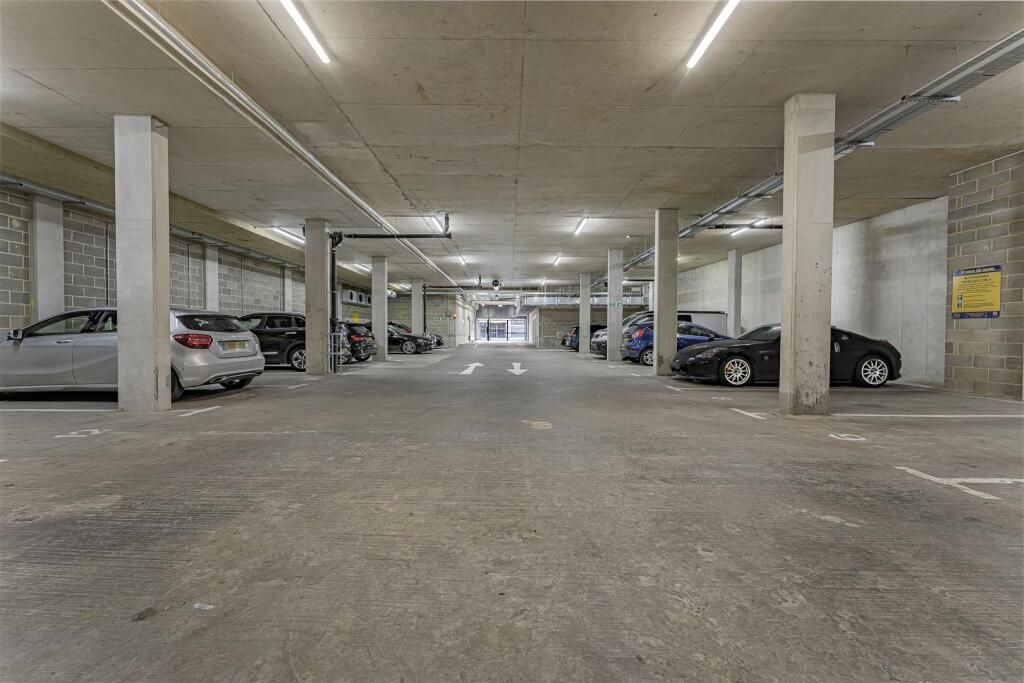Harbourside Court