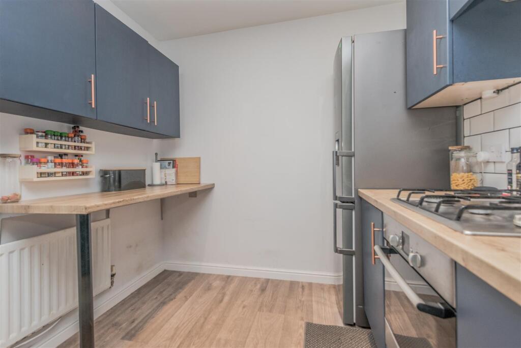 Fitted Breakfast Kitchen: