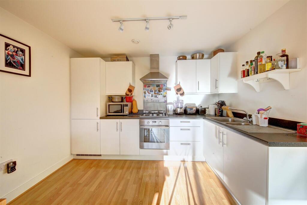 71_fitzgerald_house_st_georges_grove_kit.jpg