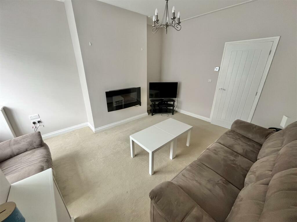 Lounge Aspect 2.jpg