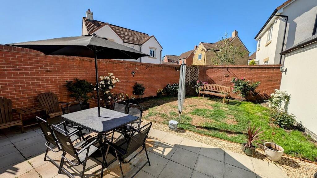 10 Pennington Road rear garden 2.jpg