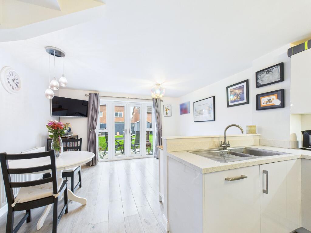 Kitchen/Living Area