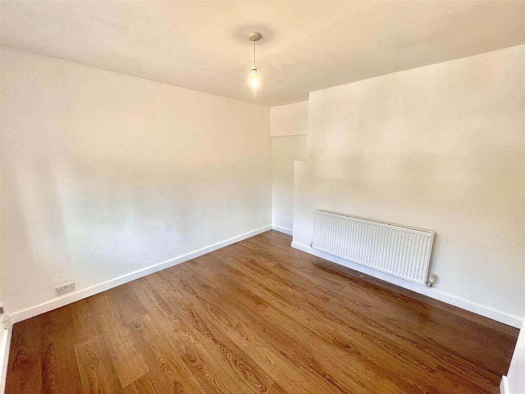 Lounge1.JPEG